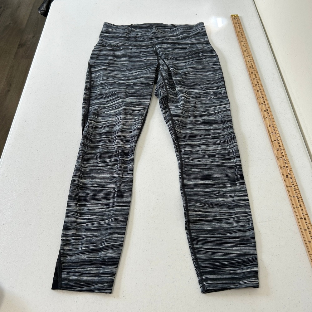 Lululemon Pace Rival Crop Leggings Black White Space Dye Mesh Size 8 LW6AQSS
